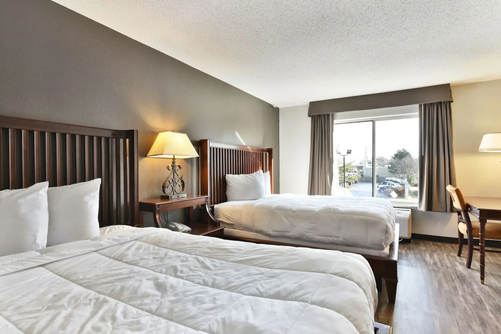 Baymont Inn and Suites by Wyndham Columbus / Near OSU