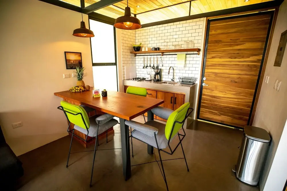 The Green House, Santa Teresa