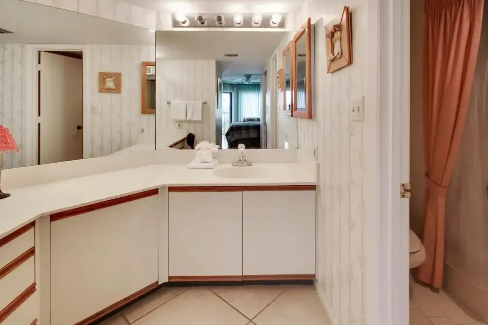 Land's End 404 Building 3 Top Floor With Stunning Water View