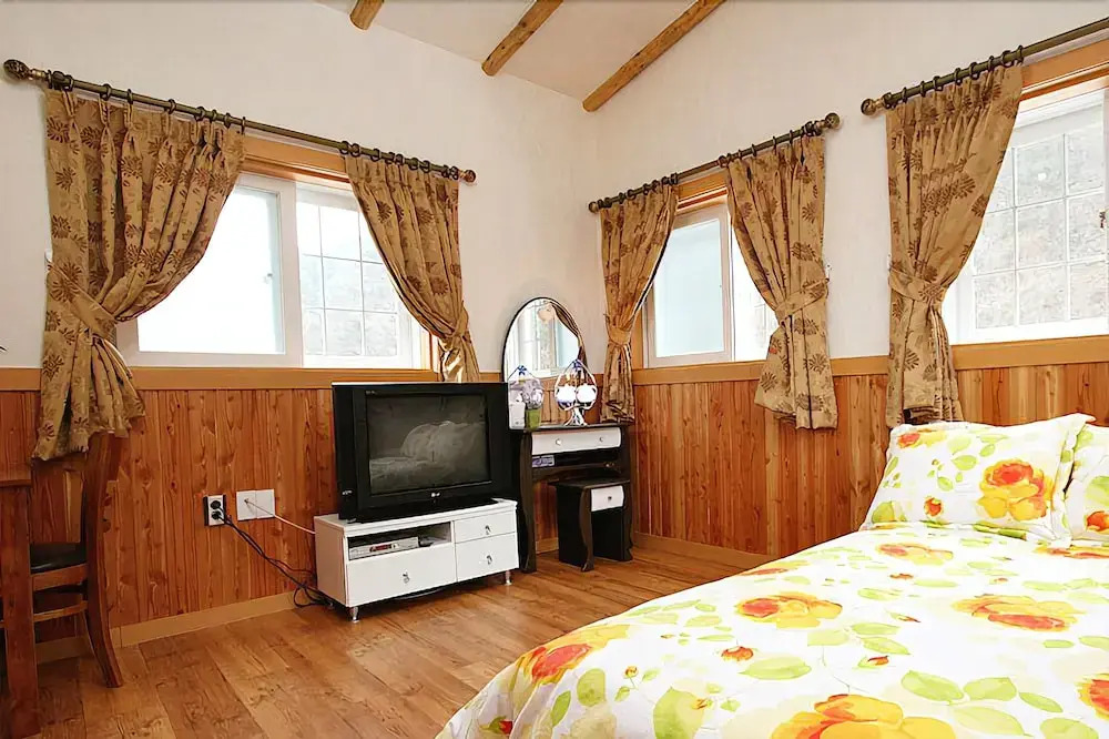 Pocheon Evergreen Pension