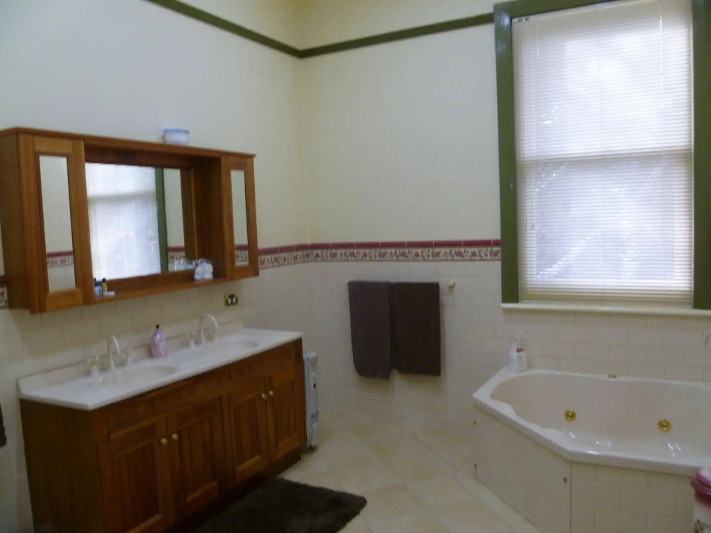Donalea 2 Bedroom Riverview Apartment