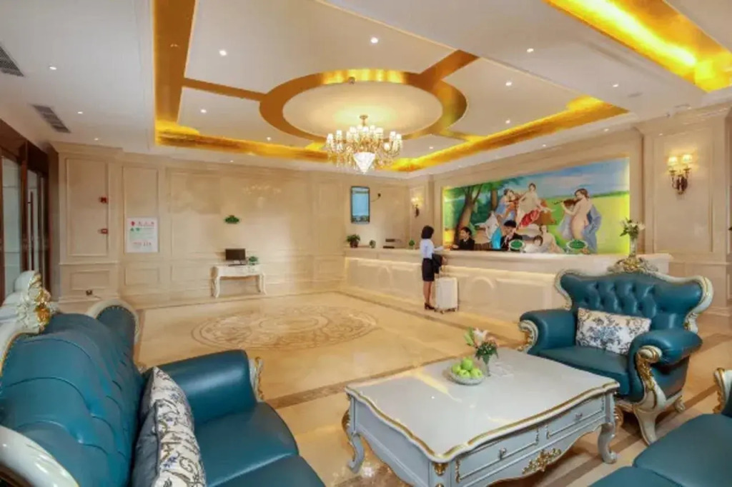Vienna Hotel（Chengdu University of Petroleum Subway Station）