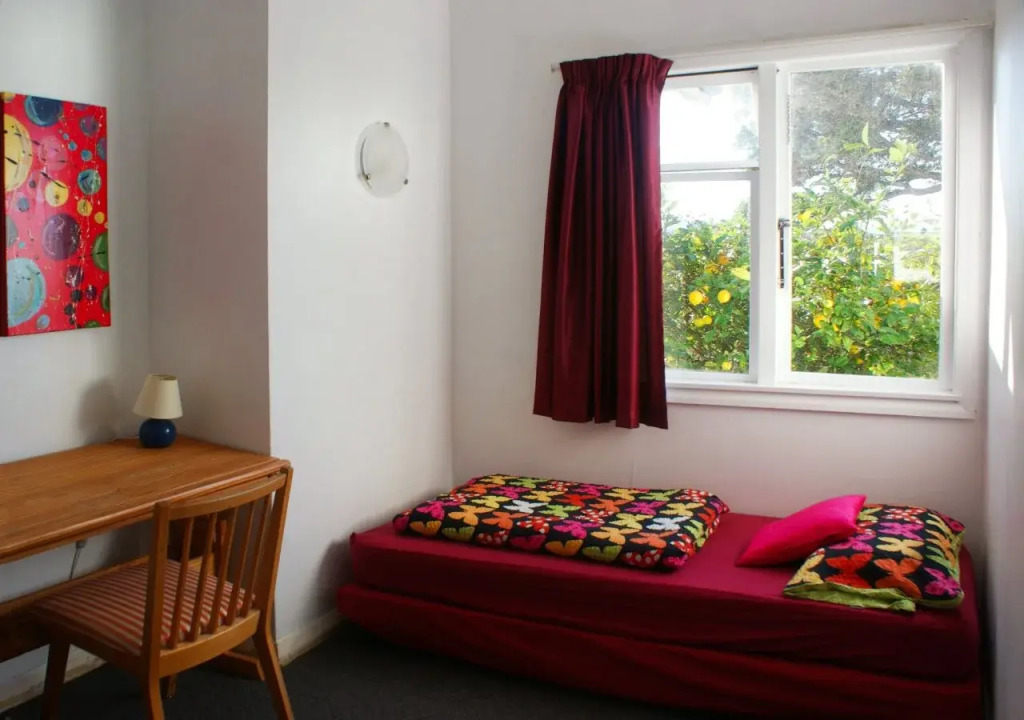 42b College House