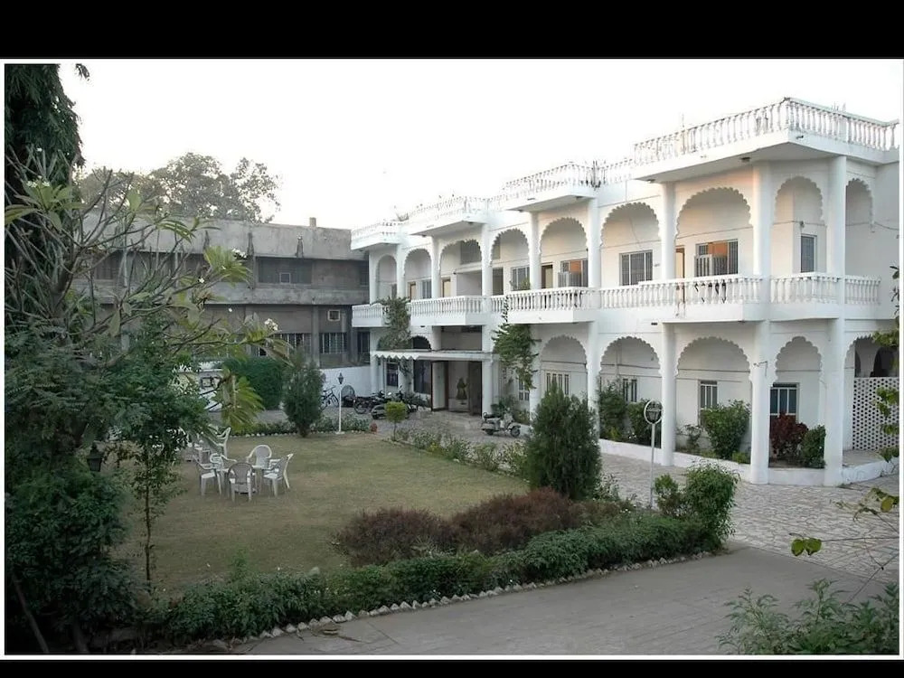 Hotel Saheli Palace