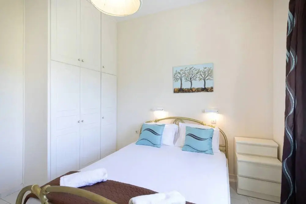Villa Amorossa Beachfront 3 Bedroom in Roda