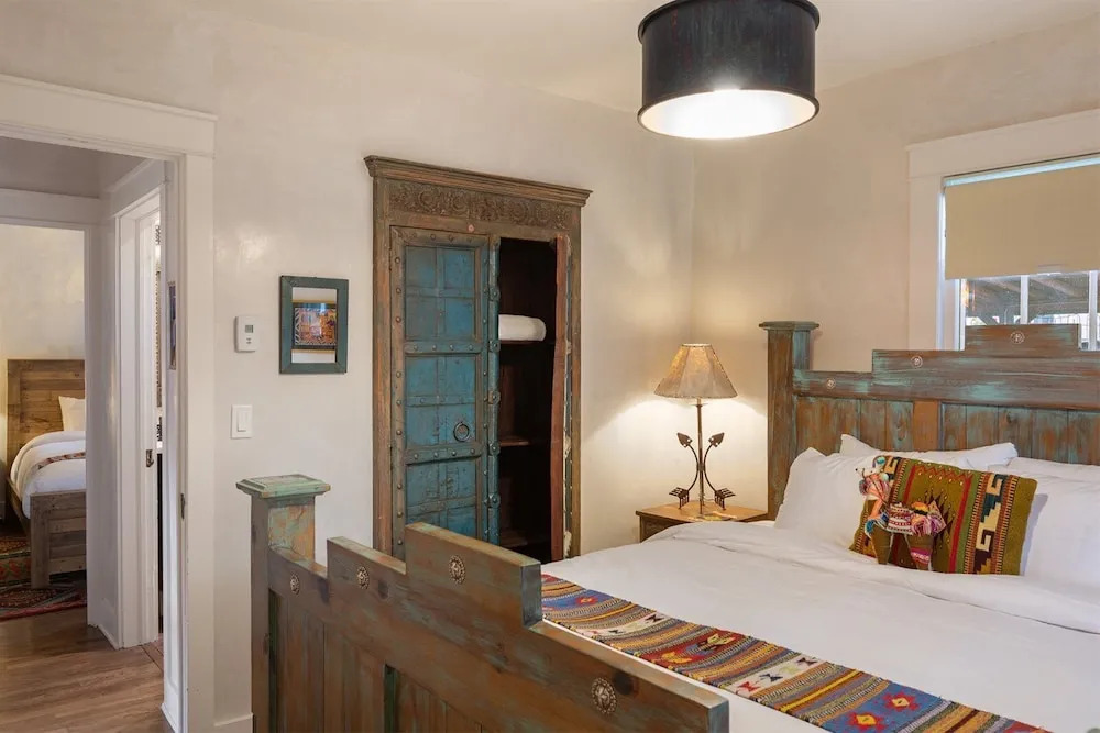 Laughing Llama - Luxury Home Two Blocks From The Plaza