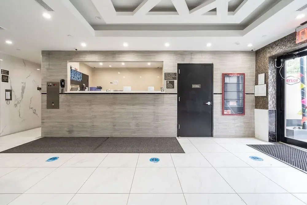 Hotel Ninety Five Fordham  St Barnabas Hospital