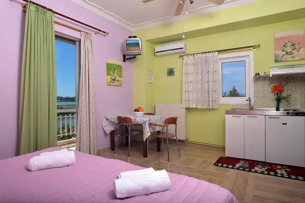 Annas Apartments and Studios - Planespotters Paradise