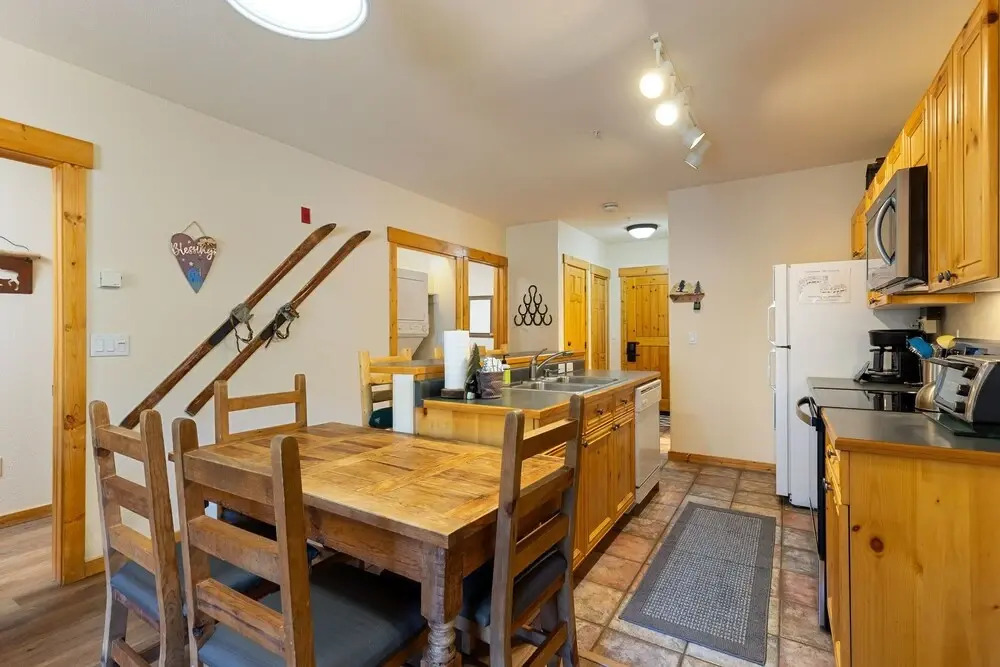 Tenderfoot 2616 2 Br condo by RedAwning
