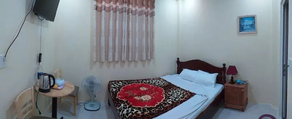 Nón Lá Guest House