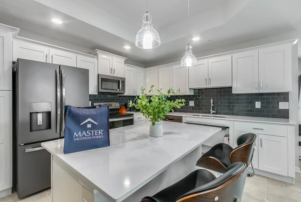 3 Bedrooms / 3 Bathrooms / Storey Lake (3141-208 PC), Kissimmee, US