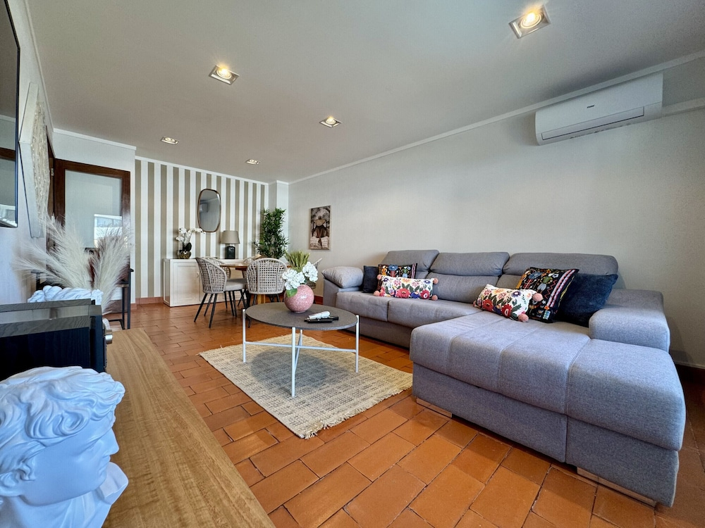 Vilamoura Summer Villa 2 With Pool by Homing