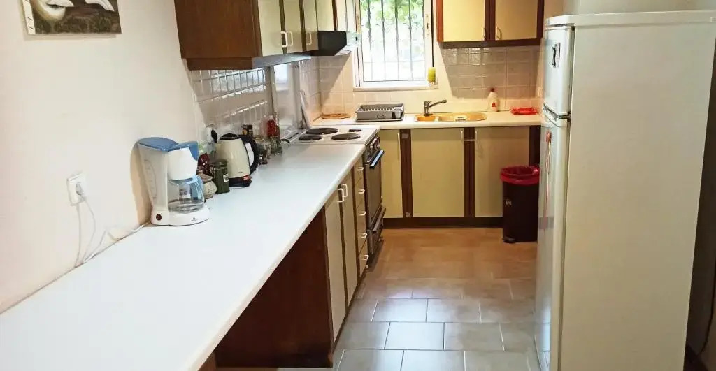 Spacious guesthouse with garden and seaview