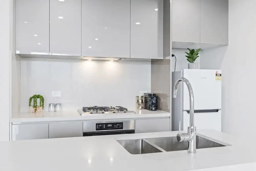 HomeHotel Luxury Apt with Shopping Mall Downstairs