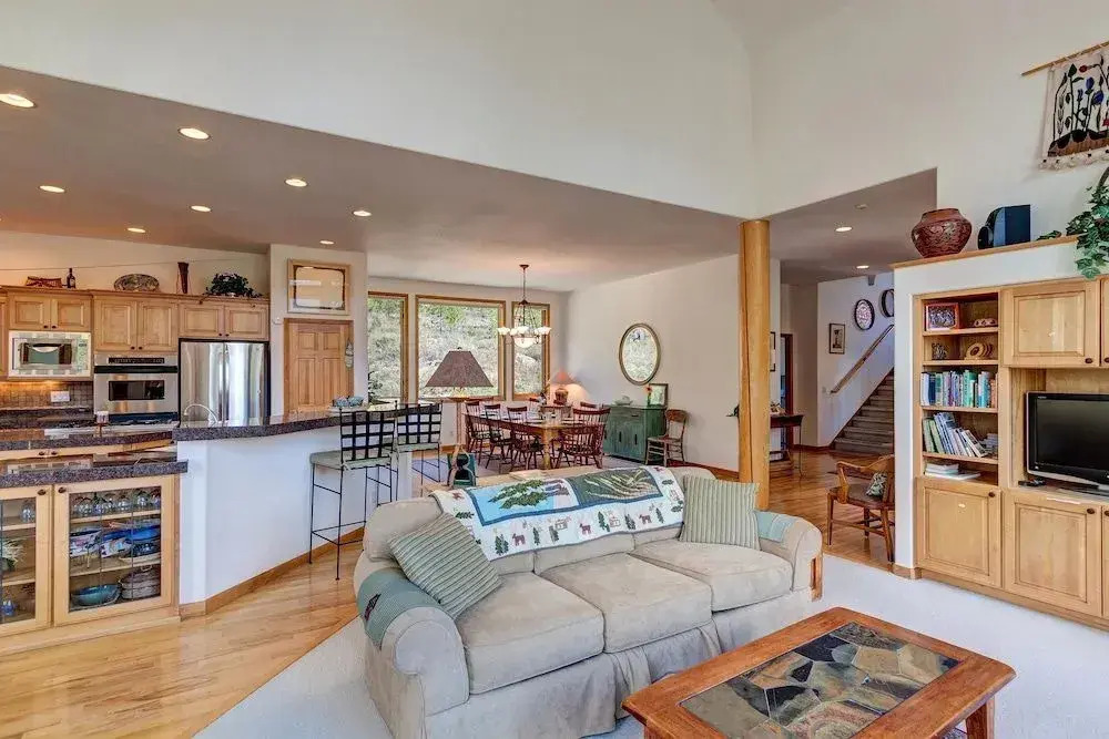Ten Mile Lodge