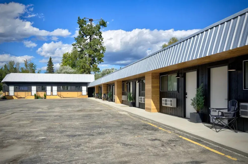 Outdoors Inn