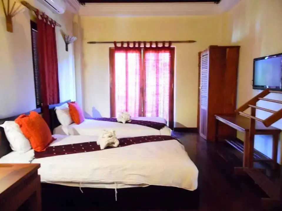 Chaluenxay Villa