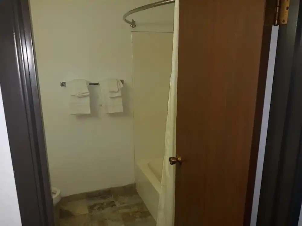 Guest Lodge