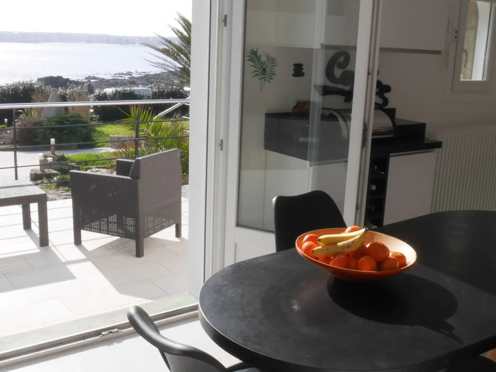 180° panoramic sea view, direct beach location, Locmaria-Plouzané