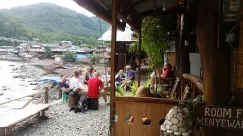 Terimakasih Bar and Guesthouse