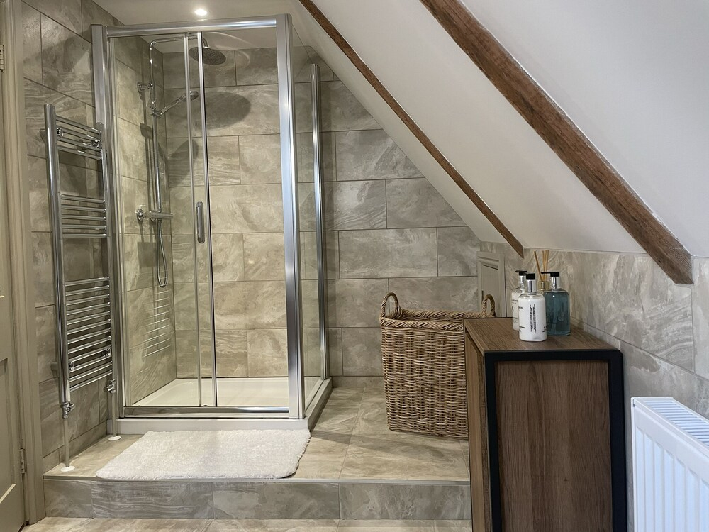 Queensbury Loft
