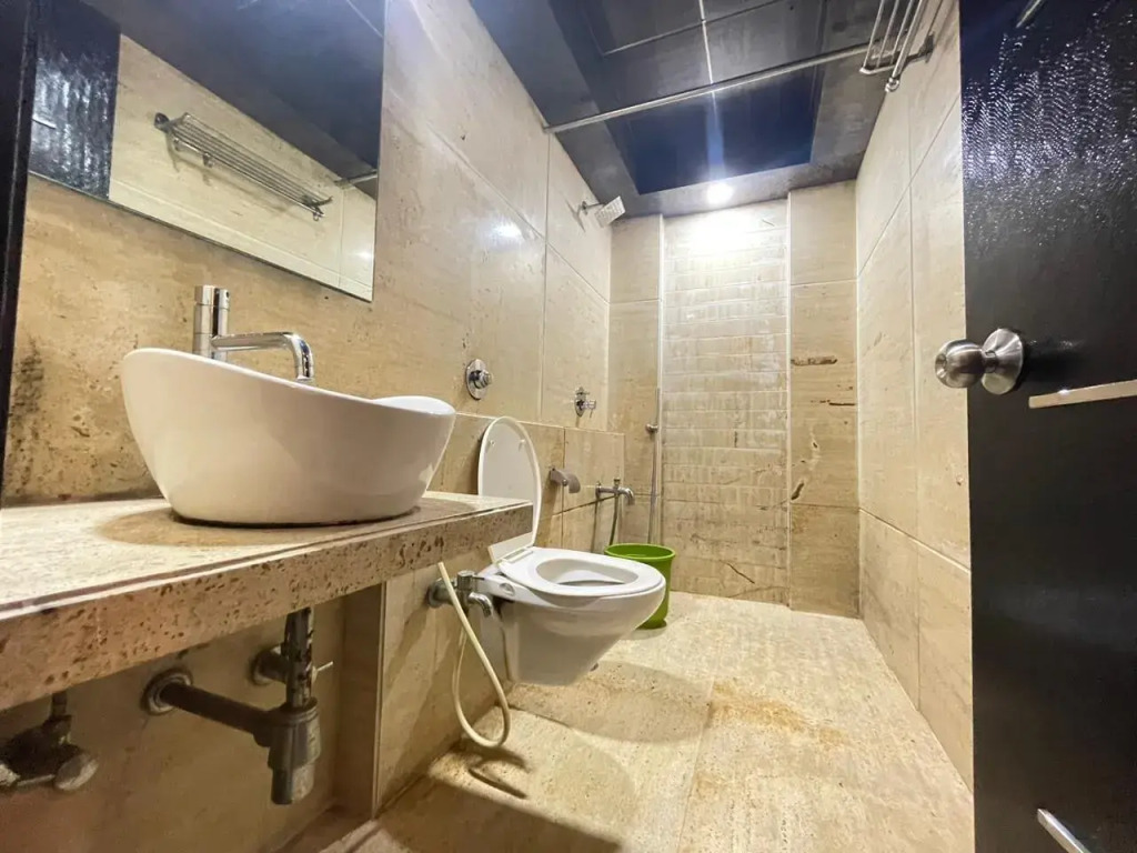 Hotel RR Suites - Near LODHA Xperia Mall