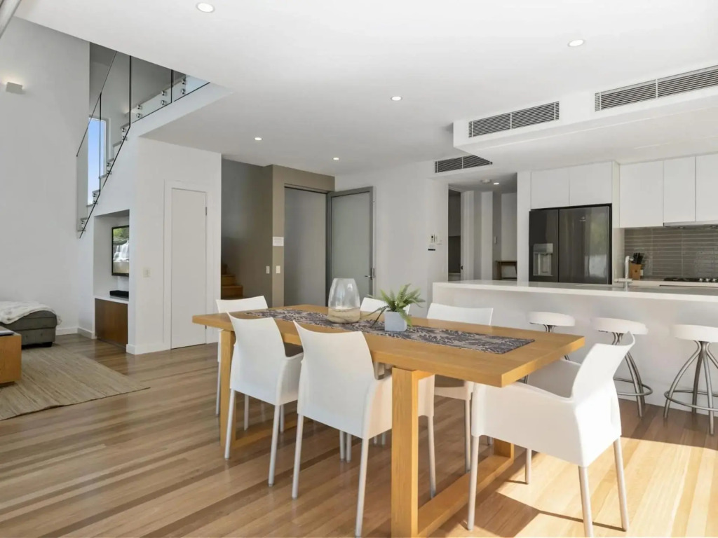Anna Superbly Stylish Luxury Townhouse