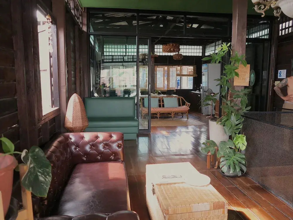 Non House Bangkok บ้านนอนโฮสเทล