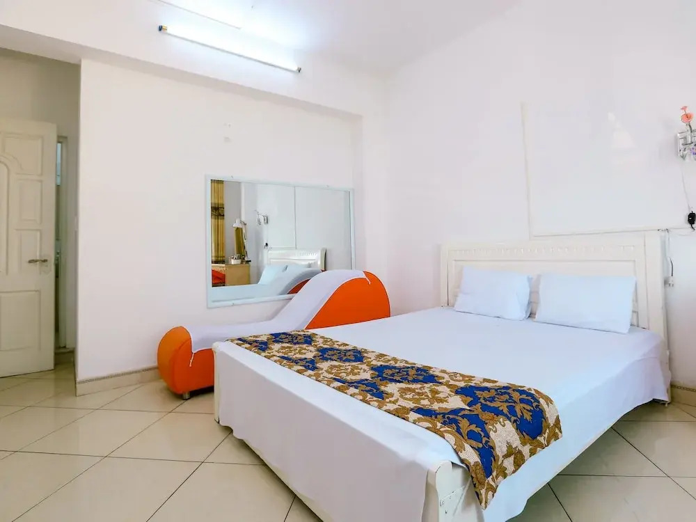 Huong Quynh Hotel