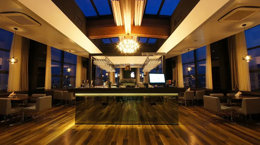 Hotel Russia