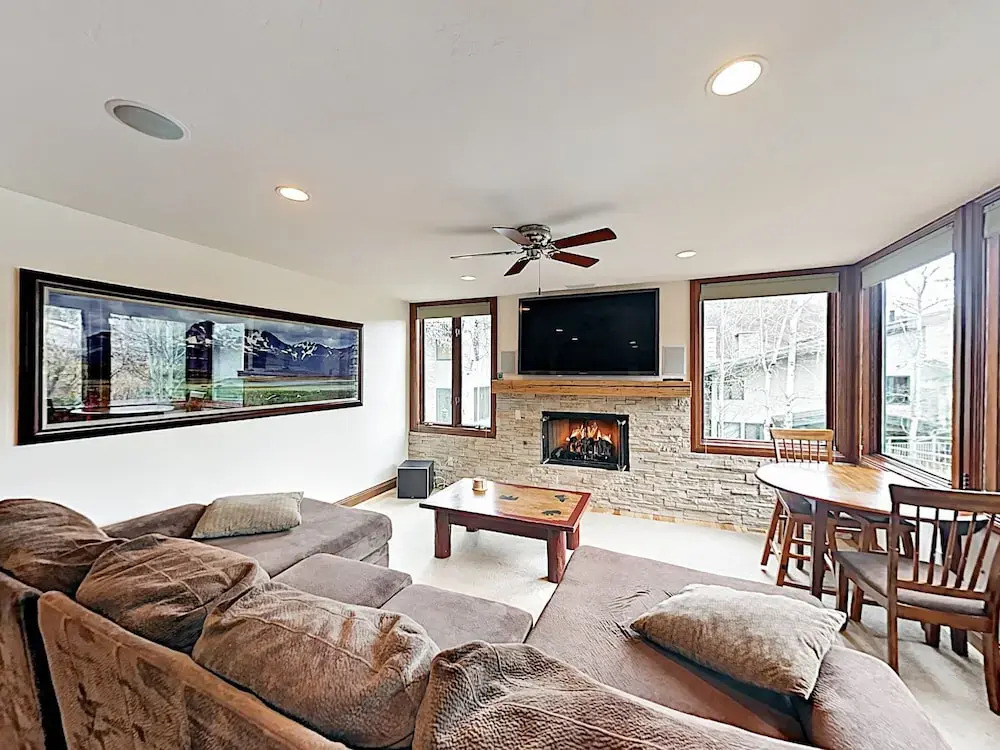 135 Aspen - 3 Br Townhouse