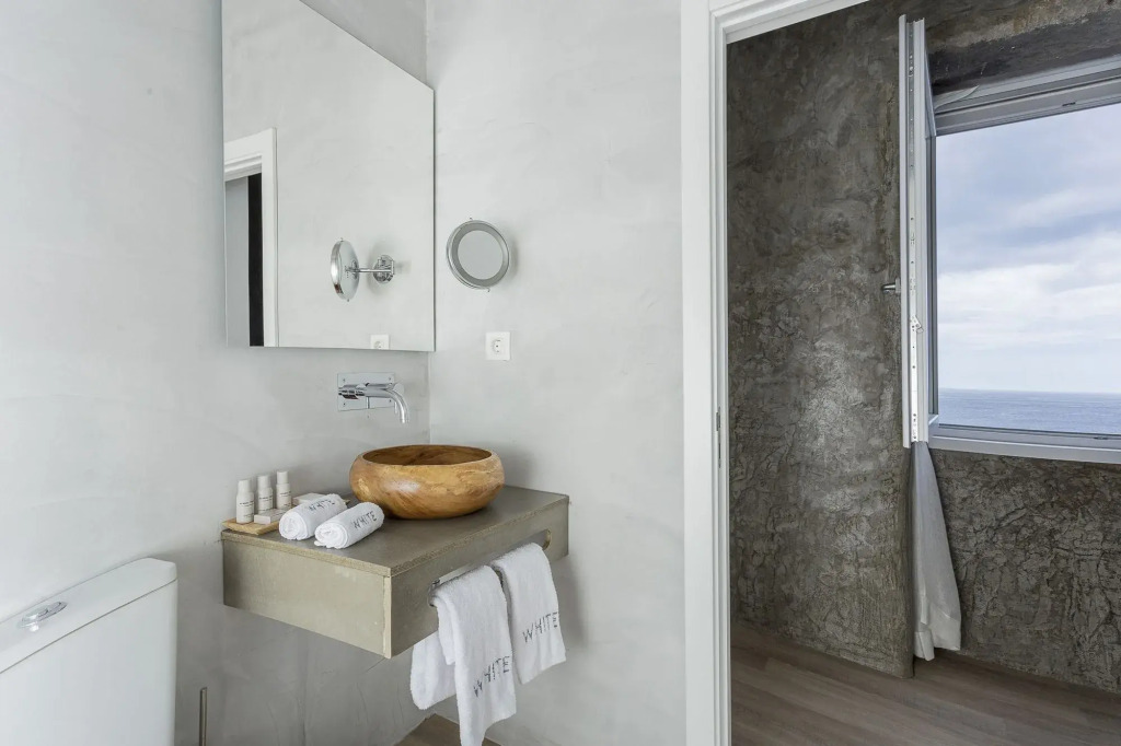 White Exclusive Suites & Villas