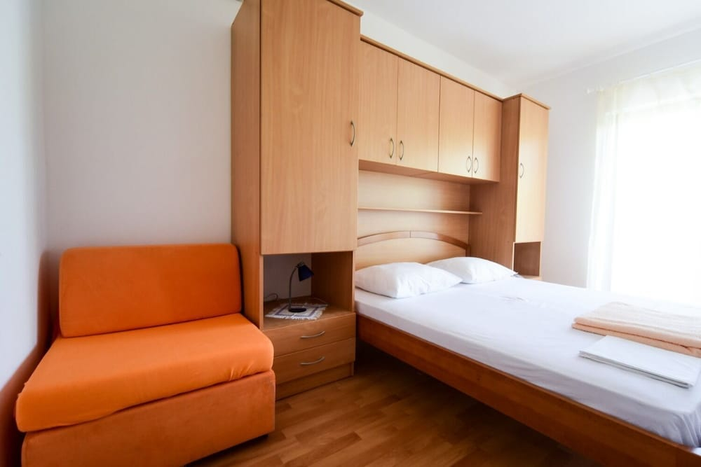 Apartments Zlatko