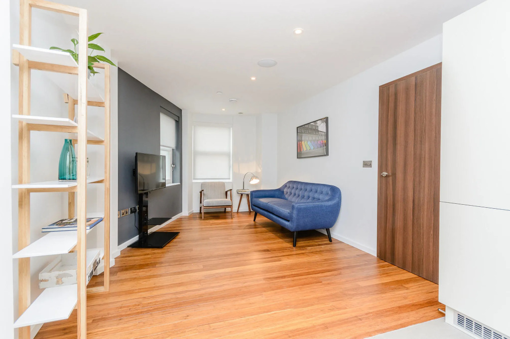 Flying Butler - Richmond Tersha Street Apartments