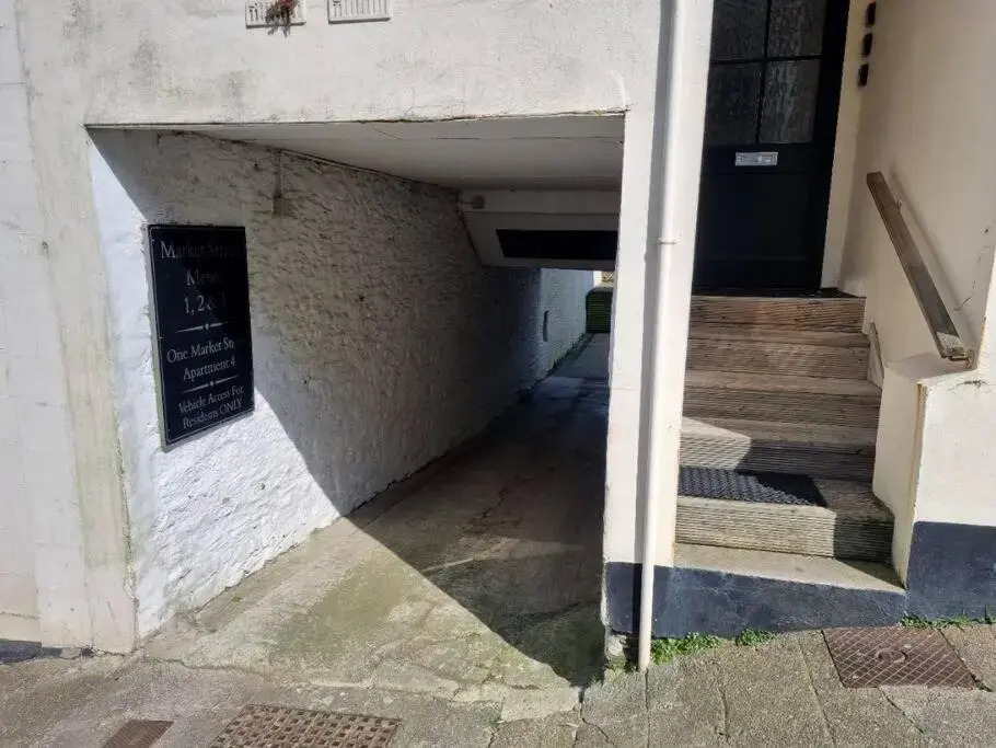 Sea Views, Big 2 Bed Flat Close To Beach & Harbour