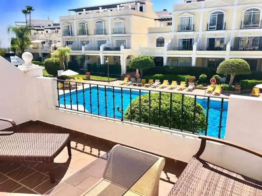 ALOHA - Espectacular Apartamento con 3 piscinas, 3 terrazas y parking