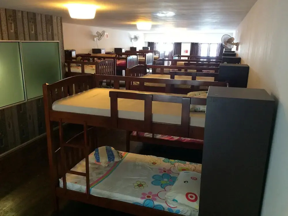 1981 Guest House