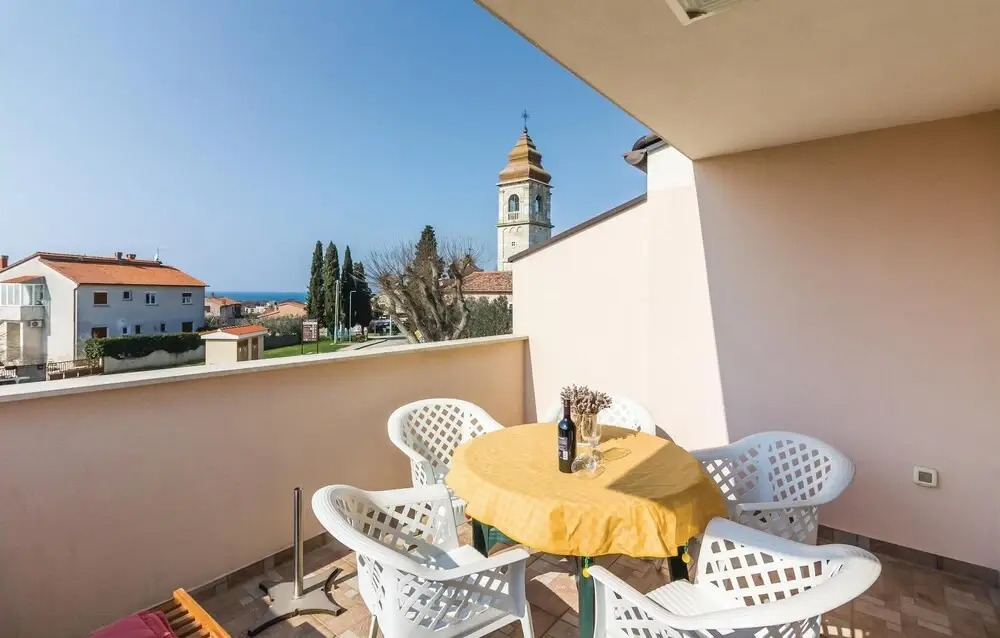 Amazing Home in Fazana With Wifi and 2 Bedrooms