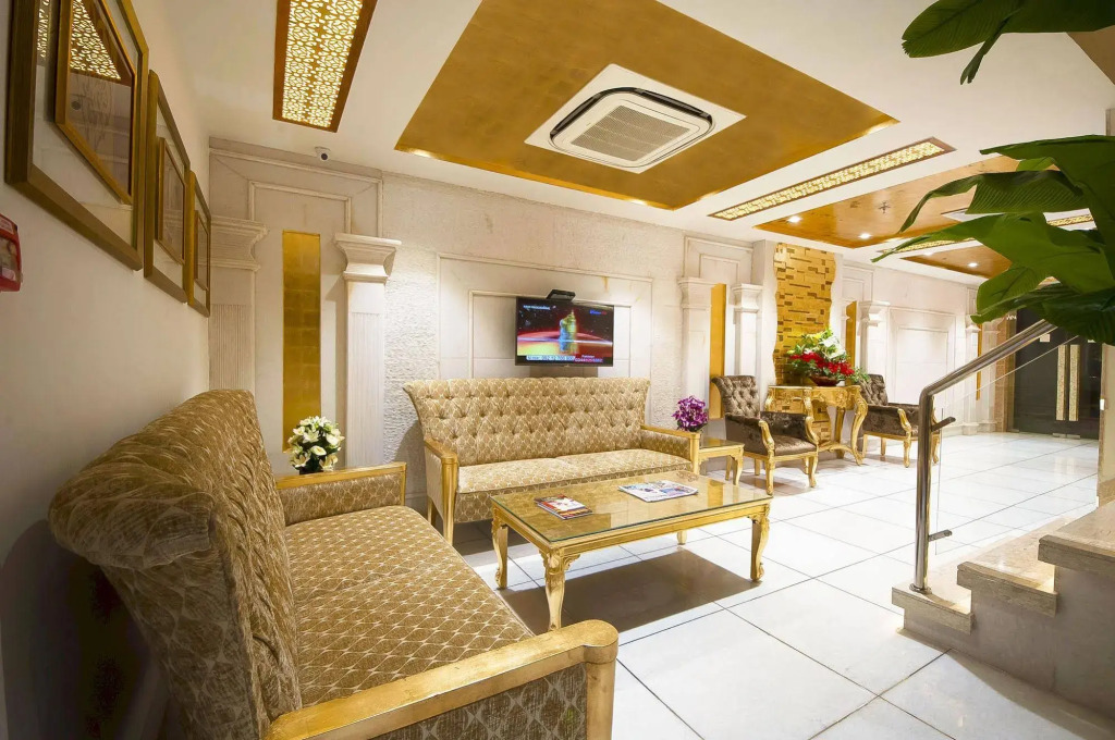 Hotel Star Palace - Near Karol Bagh Metro
