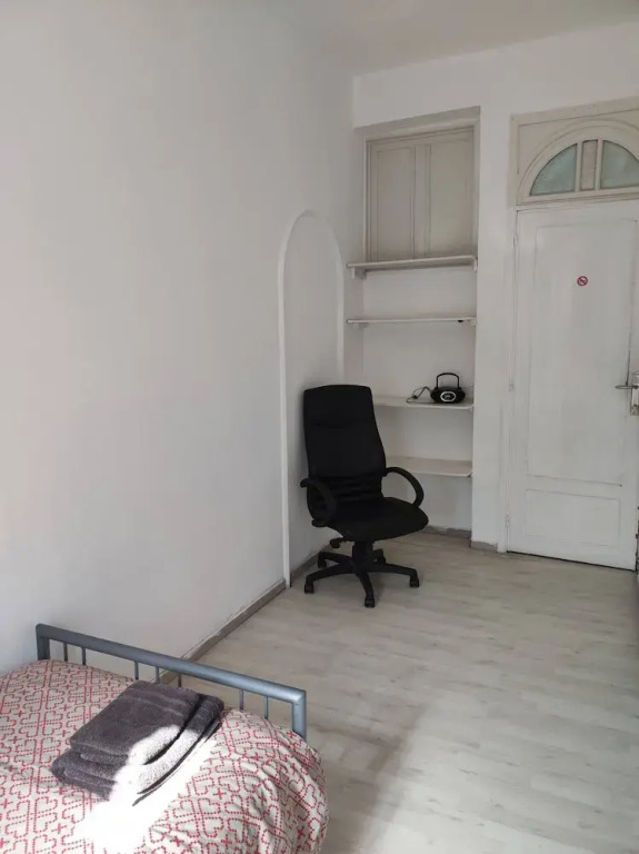 Room in Guest Room - Room In Brussels