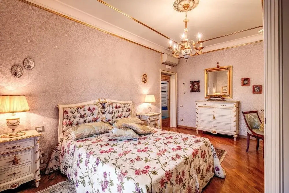 Luxurious Apartment in the Center of Sorrento