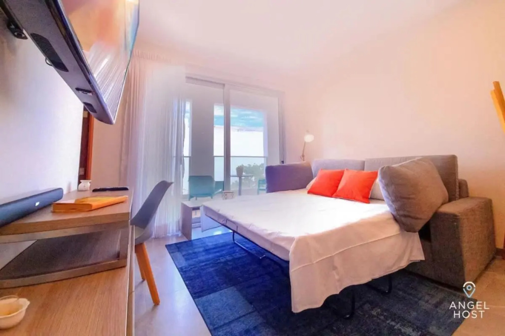 2Br W Dual Pools, Near Beach & 5Th Ave