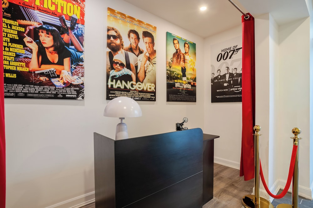 Theatre Hotel by Lodgo