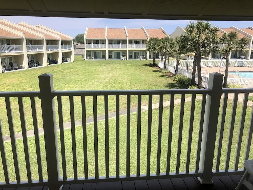 2 B, Three Bedroom Townhome