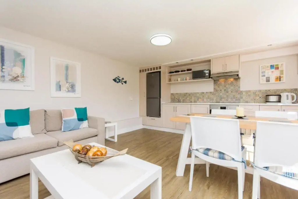 56 Maplin Drive