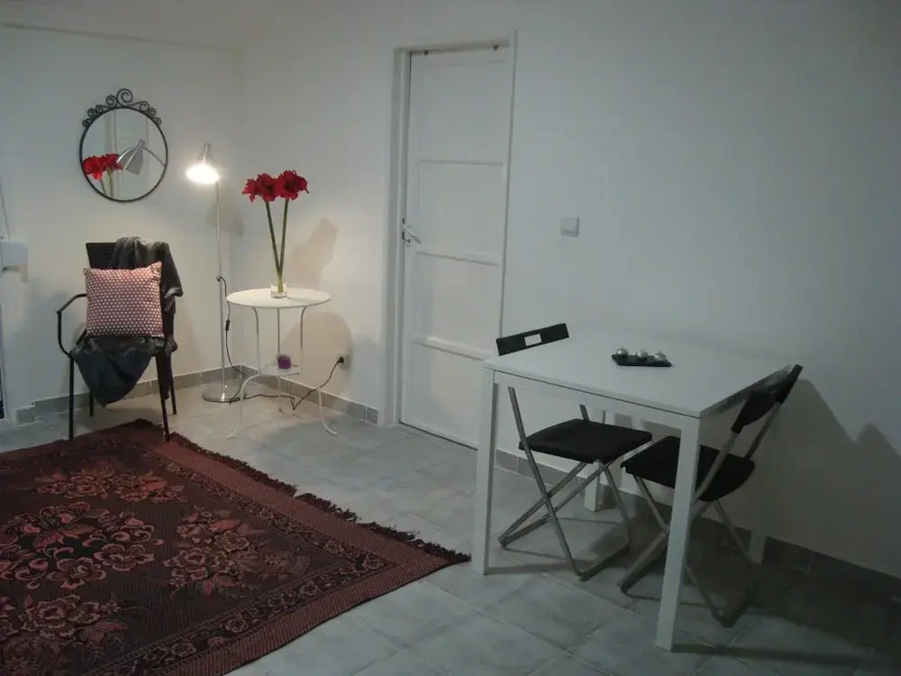Studio in Lisboa, With Wonderful City View, Terrace and Wifi