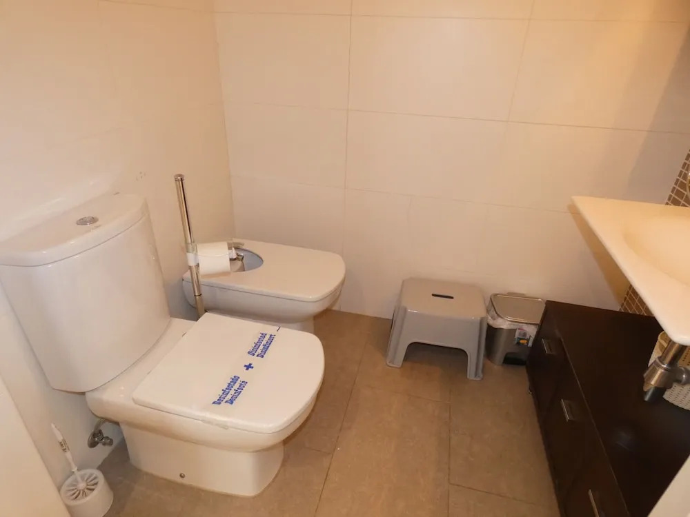 Dup3291 in Oliva With 3 Bedrooms and 2 Bathrooms
