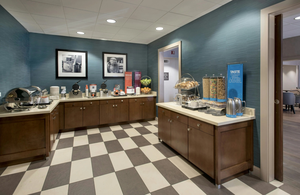 Hampton Inn Boston Logan Airport