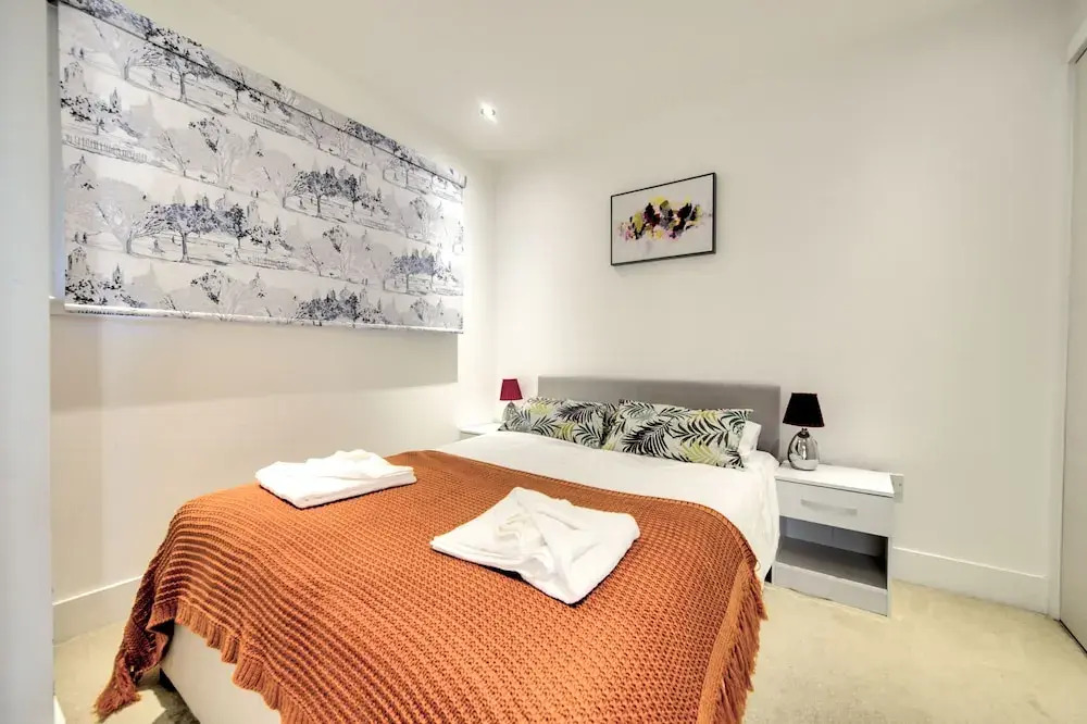 Fountain Bridge apartment