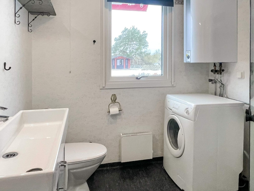 6 Person Holiday Home in Lottorp